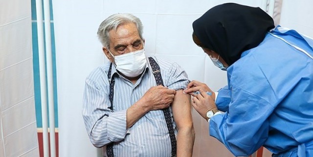 مرکز جدید واکسیناسیون فرهنگیان شهرستان ایلام راه‌اندازی شد