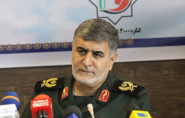 تقدیر فرمانده سپاه امیرالمومنین(ع) از دستاندرکاران اجرایی کنگره ملی ۳۰۰۰ شهید استان ایلام تقدیر فرمانده سپاه امیرالمومنین(ع) از دستاندرکاران اجرایی کنگره ملی ۳۰۰۰ شهید استان ایلام