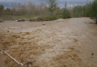خسارتهای سیل به دلیل عدم رعایت حریم مسیلها است خسارتهای سیل به دلیل عدم رعایت حریم مسیلها است