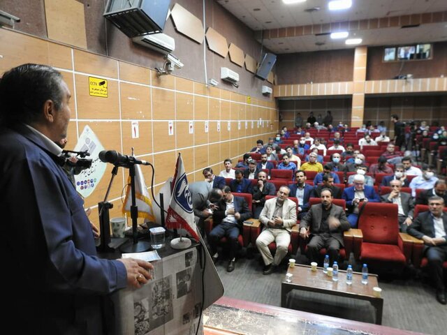 هدیه‌ی معنوی استاندار به خبرنگاران ایلامی