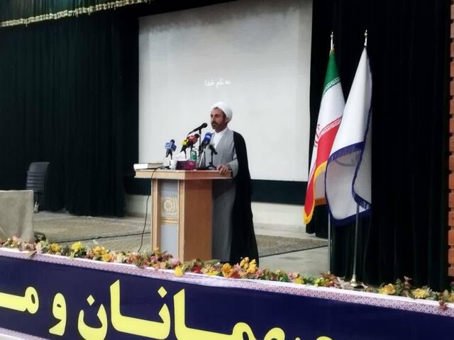 تاکید نماینده ولی‌فقیه در ایلام بر تسریع در اتصال ایلام به شبکه ریلی کشور