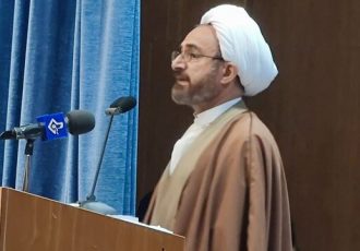 مسئولان برای رفع مشکلات تلاش کنند/ مردم پای نظام ایستاده‌اند