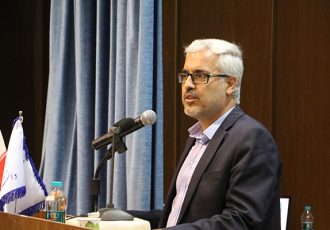 تقدیر از ۲۲۰ استاد و دانشجوی برتر دانشگاه ایلام در دهه سرآمدی آموزش