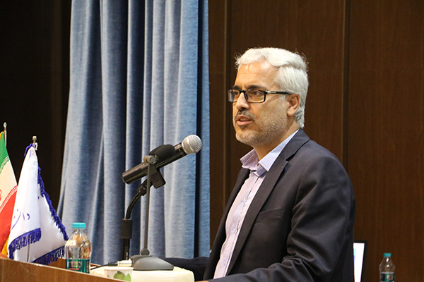 تقدیر از ۲۲۰ استاد و دانشجوی برتر دانشگاه ایلام در دهه سرآمدی آموزش