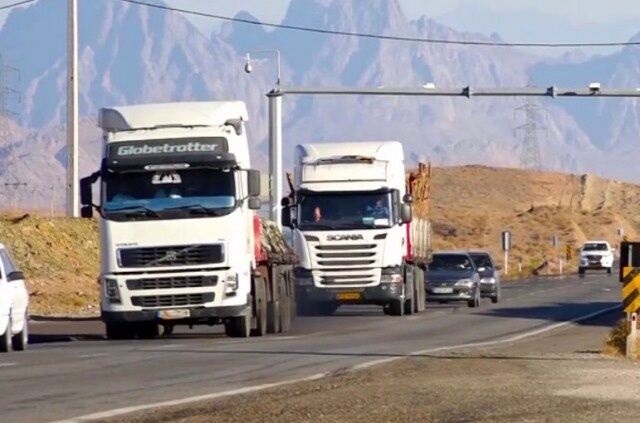 تردد کامیون‌های تجاری از ۳ تا ۱۸ شهریورماه در مرز مهران ممنوع است