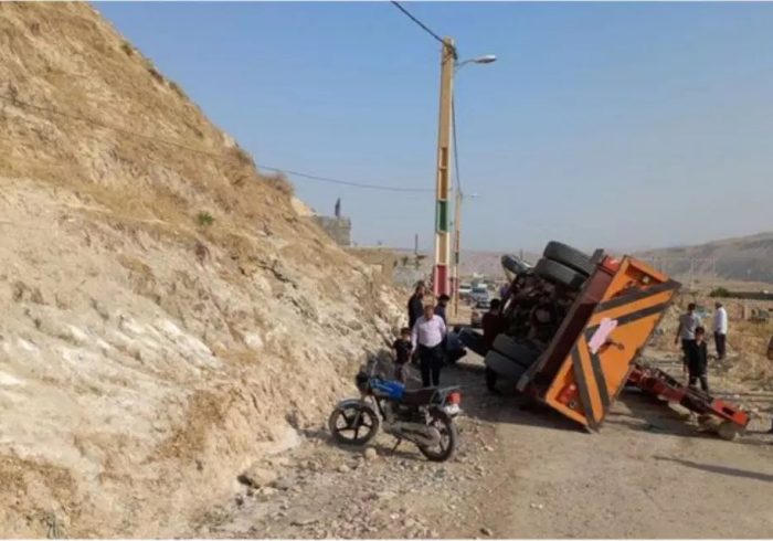 واژگونی جرثقیل در دره‌شهر به زندگی عابر پیاده پایان داد