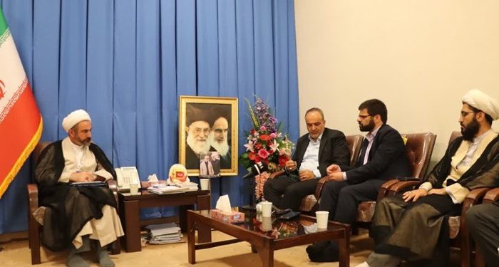 جنبه‌ی اسلامی بودن فعالیت‌های فرهنگی و هنری نباید به حاشیه برود
