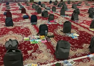 توزیع ۵۰۰۰ بسته لوازمالتحریر در بین دانشآموزان نیازمند ایلامی توزیع ۵۰۰۰ بسته لوازمالتحریر در بین دانشآموزان نیازمند ایلامی