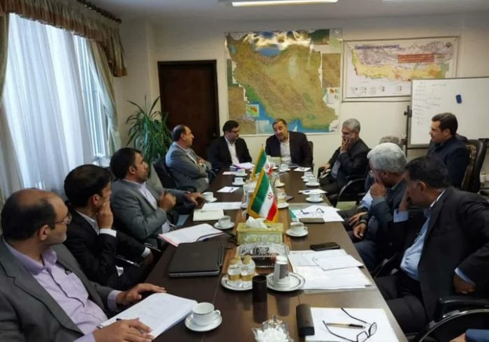 نشست چندجانبه‌ی استاندار ایلام برای از سرگیری عملیات اجرایی پتروشیمی دهلران