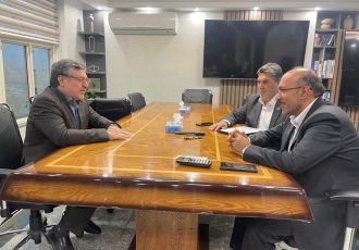 اخذ مجوز رویه واردات خودرو از مرز مهران توسط دکتر فریدون همتی
