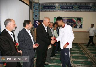 خیرین ایلامی 22 زندانی را از زندان آزاد کردند