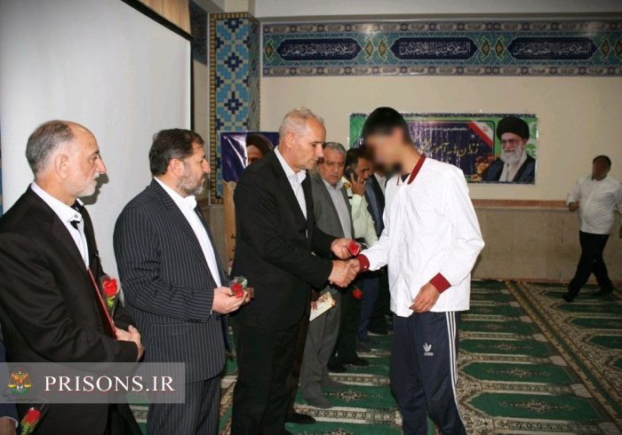 خیرین ایلامی 22 زندانی را از زندان آزاد کردند