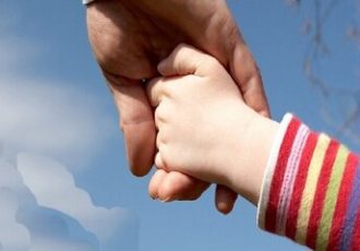 نیکوکار خارج از کشور سرپرستی یکصد کودک یتیم و نخبه ایلامی را عهده دار شد