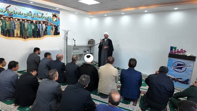 نماز، انسان را در برابر چالشهای زندگی مقاوم میکند نماز، انسان را در برابر چالشهای زندگی مقاوم میکند