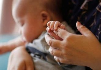 ثبت ۱۲۵ مورد تقاضای فرزندخواندگی در بهزیستی ایلام