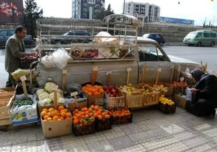 جابجایی میوه‌فروشان طالقانی و بهسازی میدان شهدا