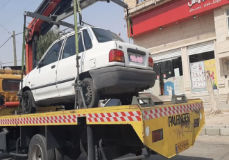 انتقال خودروهای رهاشده در معابر مهران به پارکینگ اربعین