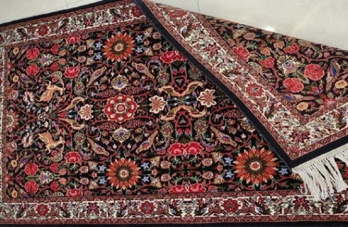 کشف اشیای تاریخی و فرش قاچاق در پایانه مرزی مهران
