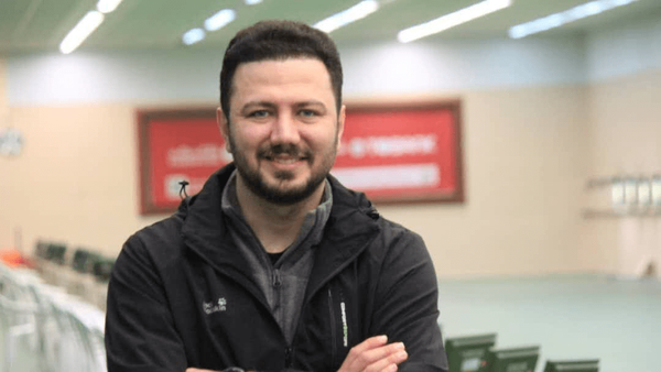 یک ایلامی مربی تیم ملی تیراندازی شد