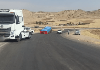 پلاک جعلی، راننده کامیون ایلامی را به دام پلیس انداخت