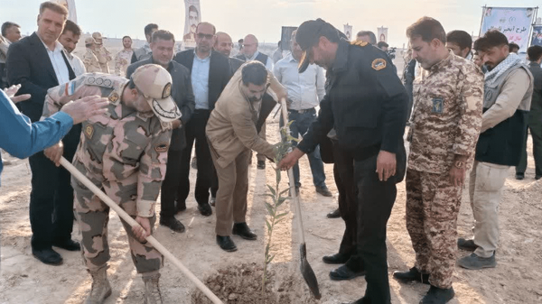 نهالکاری ۳۵۰ هکتار از اراضی مهران همزمان با هفته بسیج نهالکاری ۳۵۰ هکتار از اراضی مهران همزمان با هفته بسیج