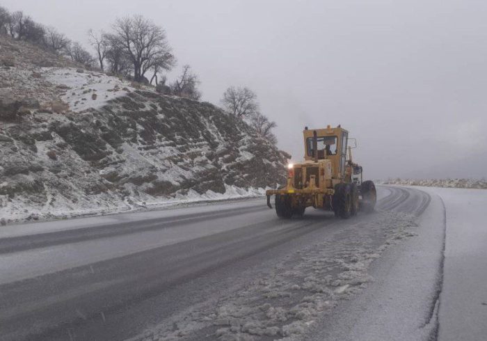 ۹۰ کیلومتر از راههای ایلام برفروبی شد ۹۰ کیلومتر از راههای ایلام برفروبی شد